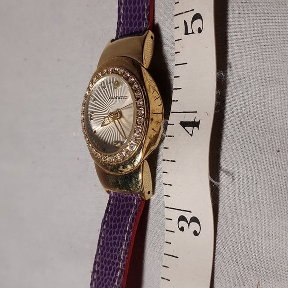 Avon Two Color Red Purple Band Red Hat Ladies Watch Reversible Color Band - Picture 10 of 10